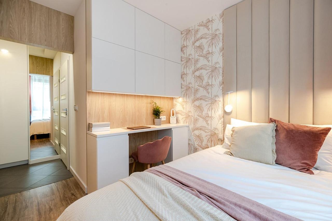 Studio Wola Apartament Kasprzaka - Wifi + Smart Tv Varsóvia Exterior foto