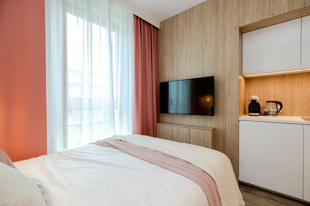 Studio Wola Apartament Kasprzaka - Wifi + Smart Tv Varsóvia Exterior foto