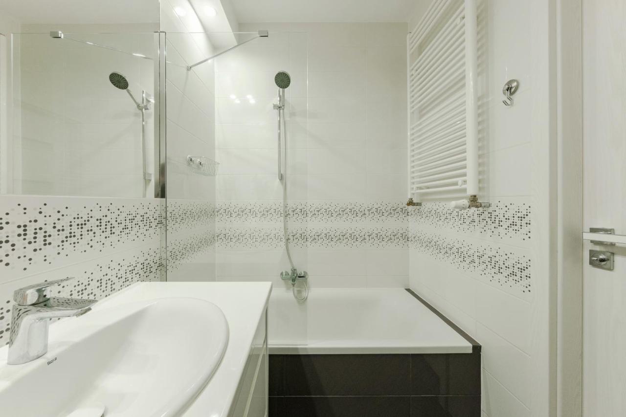 Studio Wola Apartament Kasprzaka - Wifi + Smart Tv Varsóvia Exterior foto